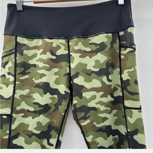 Constantly Varied Gear CVG Reversible Camo Capri Crossfit Leggings Size XL - Picture 5 of 9